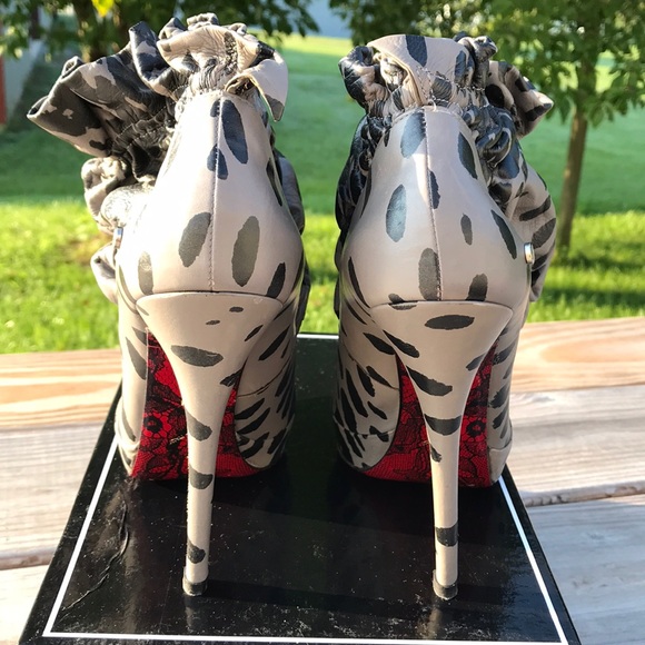 🦋Cesare Paciotti Heels🦋 - Picture 2 of 14